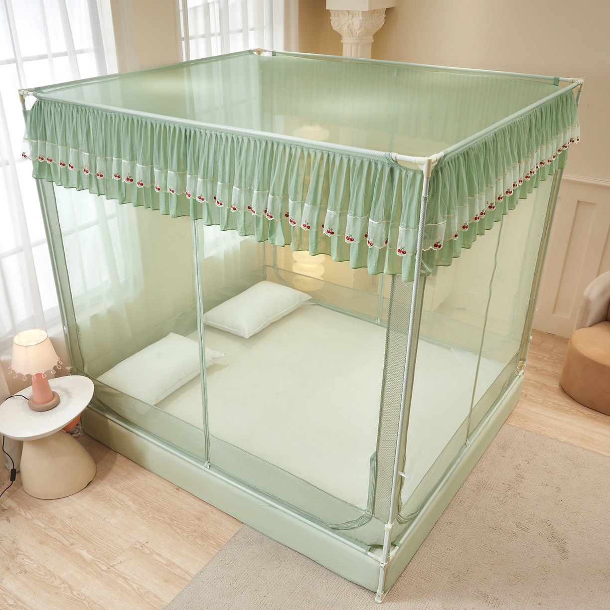 91家纺网 家纺一手货源 找家纺 艺利轩蚊帐 2026新款樱桃三开门坐床蚊帐 樱桃-橄榄绿