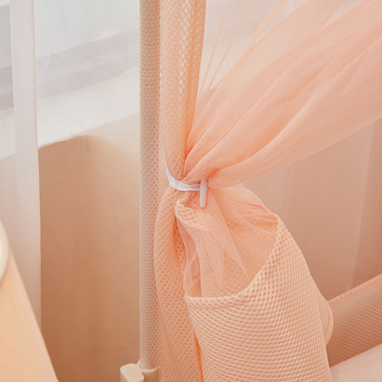 91家纺网 家纺一手货源 找家纺 艺利轩蚊帐 2026新款樱桃三开门坐床蚊帐 樱桃-蜜桃粉