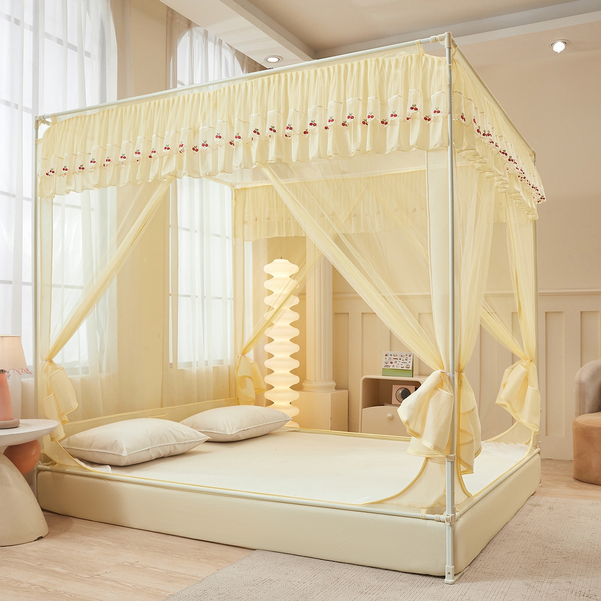 91家纺网 家纺一手货源 找家纺 艺利轩蚊帐 2026新款樱桃三开门坐床蚊帐 樱桃-米黄