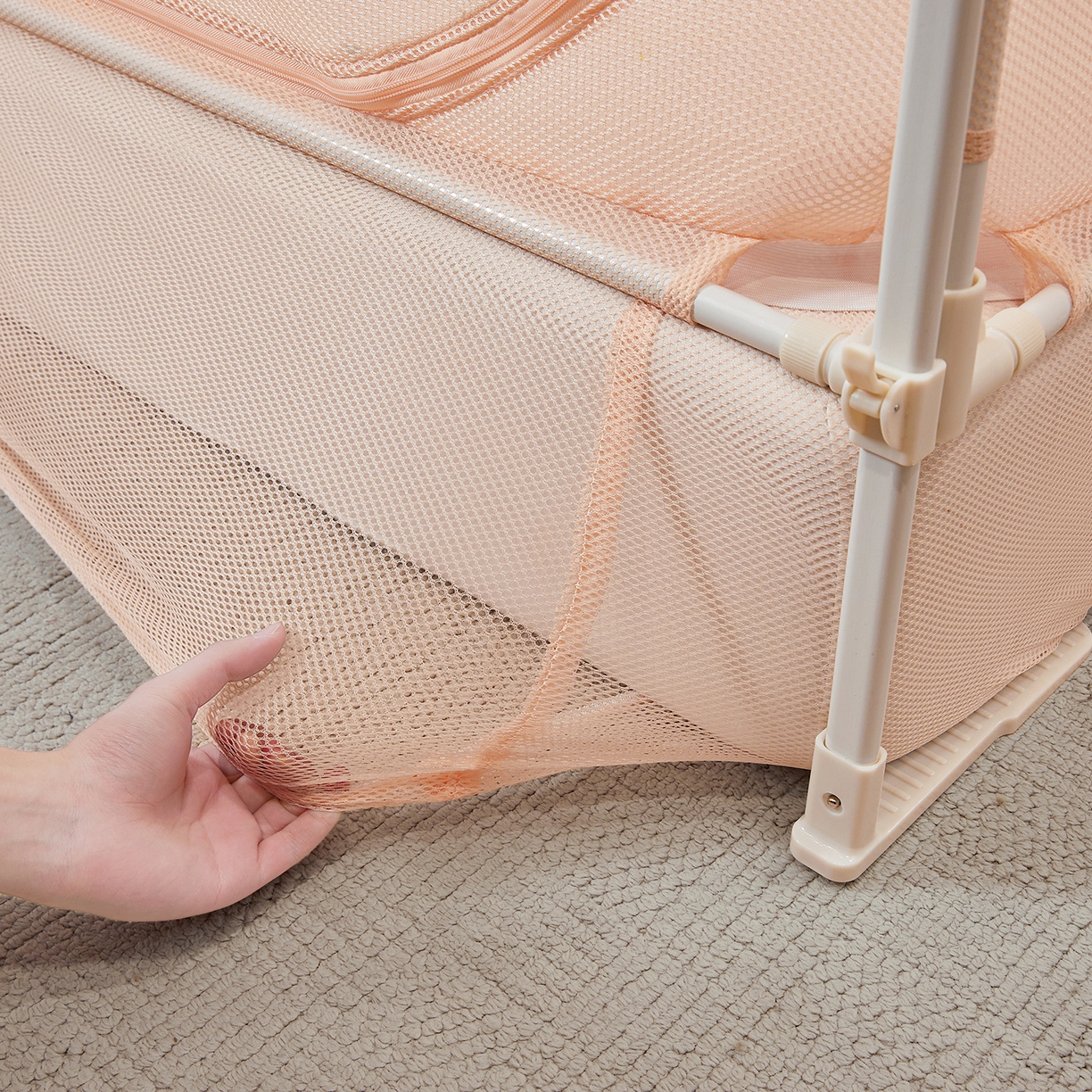 91家纺网 家纺一手货源 找家纺 艺利轩蚊帐 2026新款樱桃三开门坐床蚊帐 樱桃-蜜桃粉