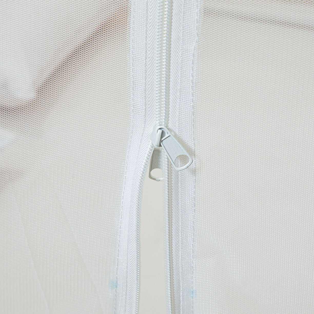 91家纺网 家纺一手货源 找家纺 艺利轩蚊帐 2026新款樱桃三开门坐床蚊帐 樱桃-极光白