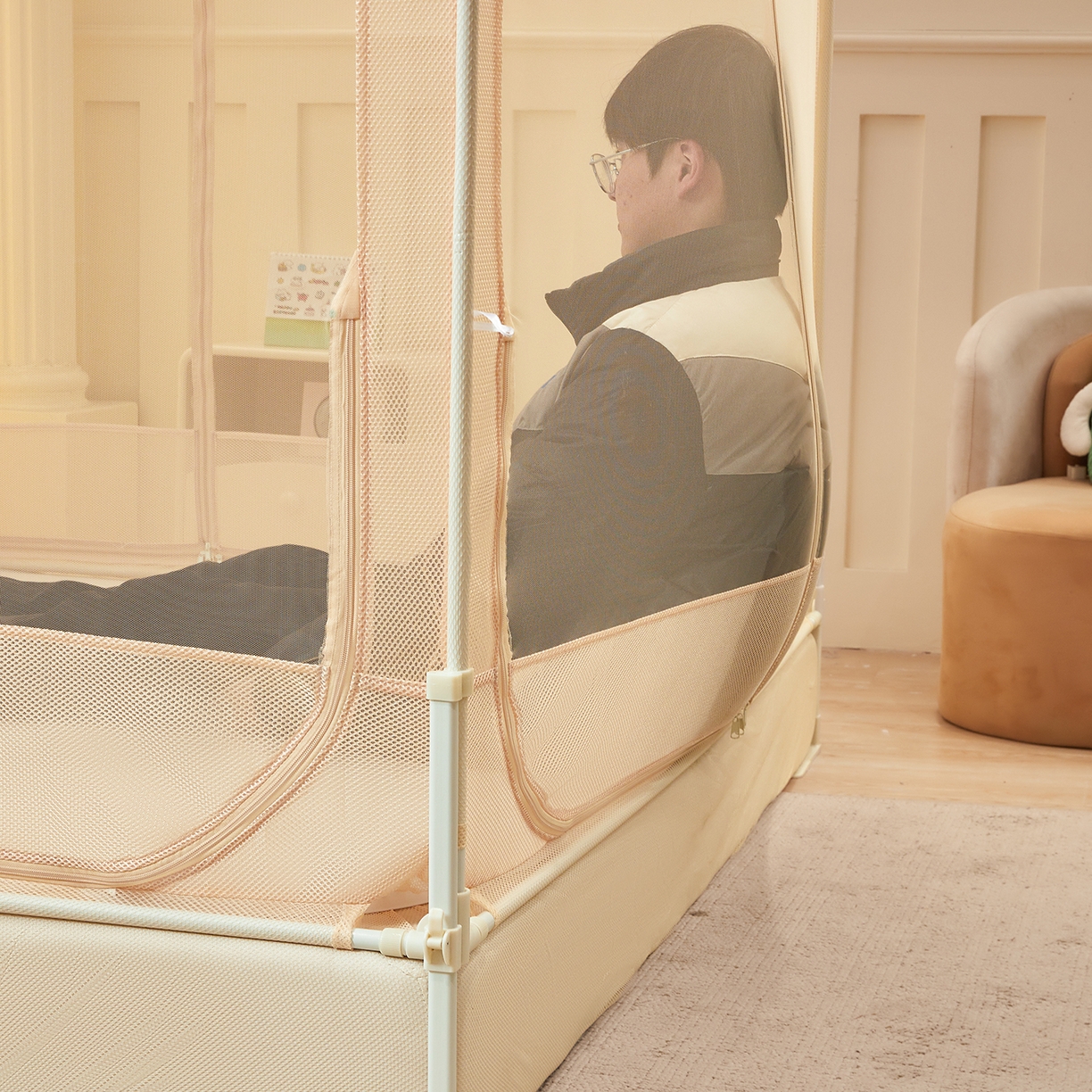 91家纺网 家纺一手货源 找家纺 艺利轩蚊帐 2026新款樱桃三开门坐床蚊帐 樱桃-香槟色