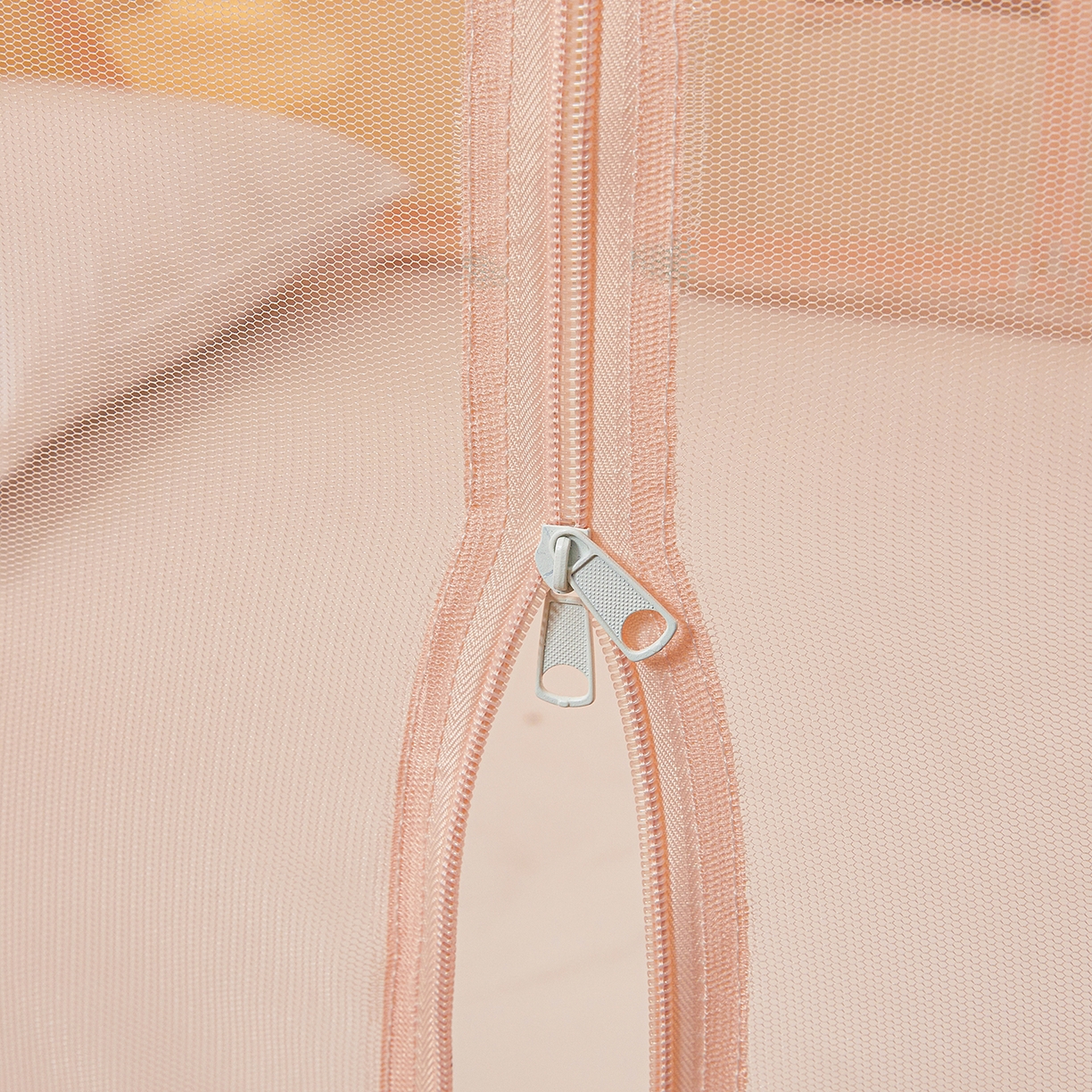 91家纺网 家纺一手货源 找家纺 艺利轩蚊帐 2026新款樱桃三开门坐床蚊帐 樱桃-蜜桃粉