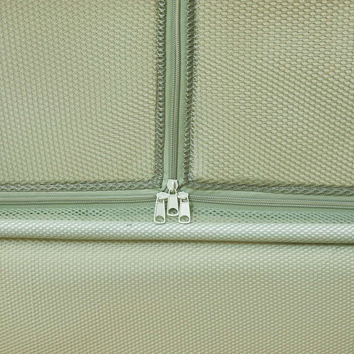 91家纺网 家纺一手货源 找家纺 艺利轩蚊帐 2026新款樱桃三开门坐床蚊帐 樱桃-橄榄绿