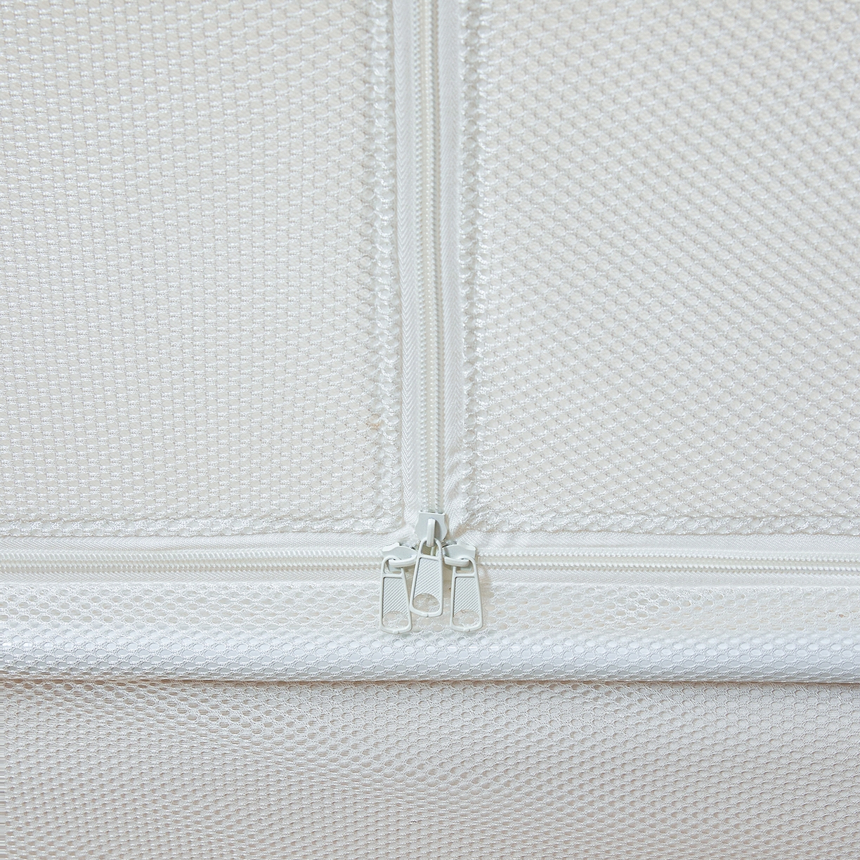 91家纺网 家纺一手货源 找家纺 艺利轩蚊帐 2026新款樱桃三开门坐床蚊帐 樱桃-极光白