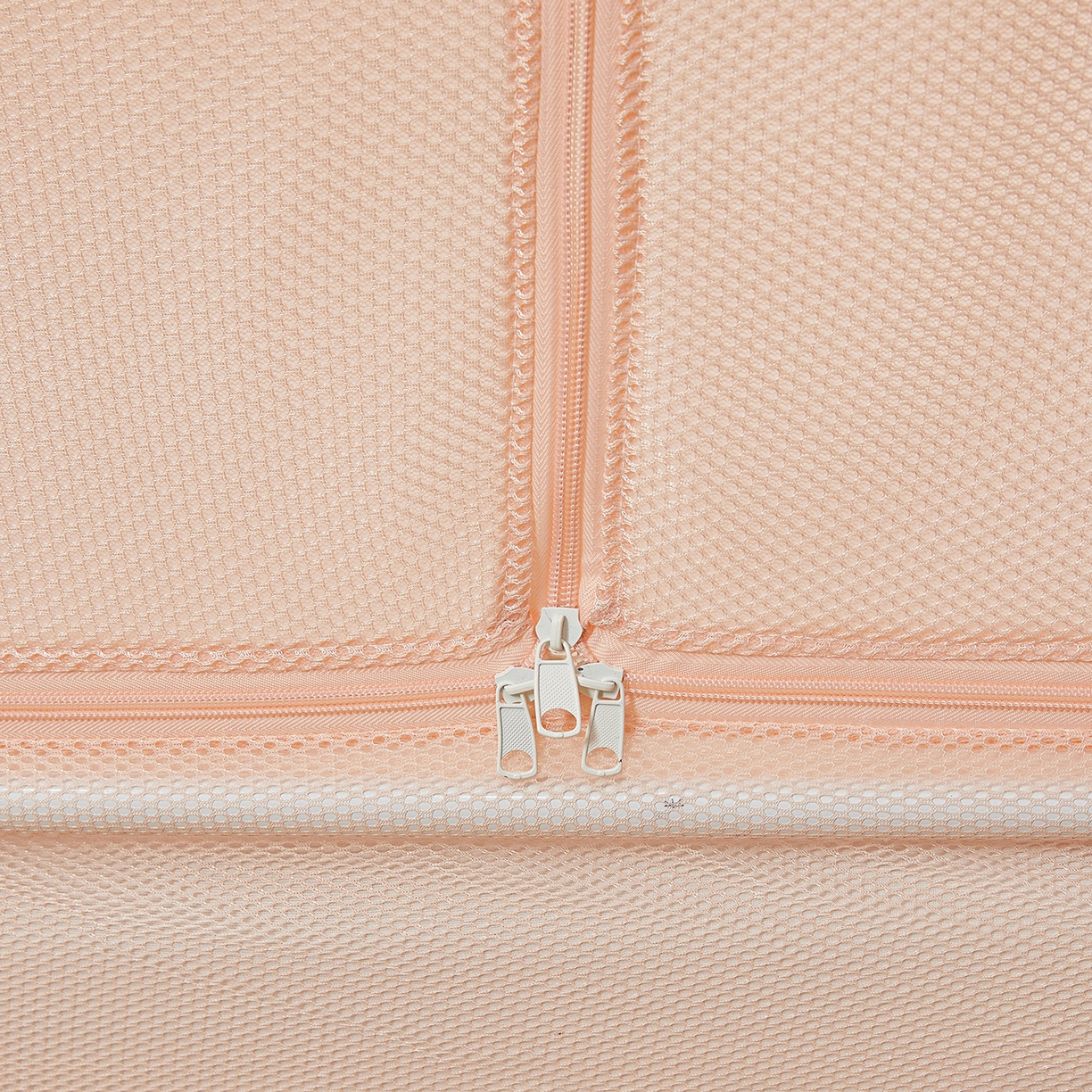 91家纺网 家纺一手货源 找家纺 艺利轩蚊帐 2026新款樱桃三开门坐床蚊帐 樱桃-蜜桃粉