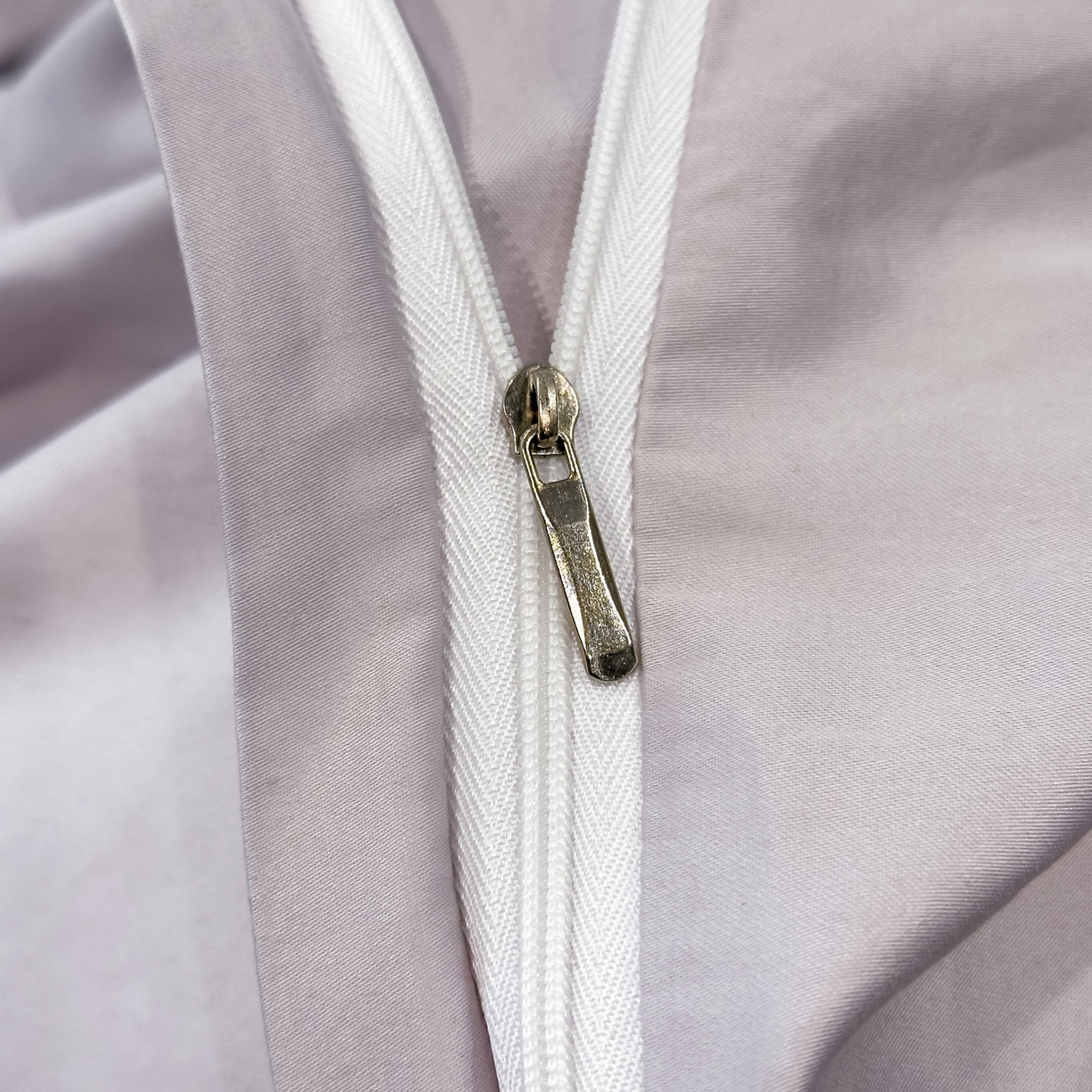 91家纺网 家纺一手货源 找家纺 欧乐蒂 2026新款亲肤棉刺绣四件套-花语 花语-雅灰