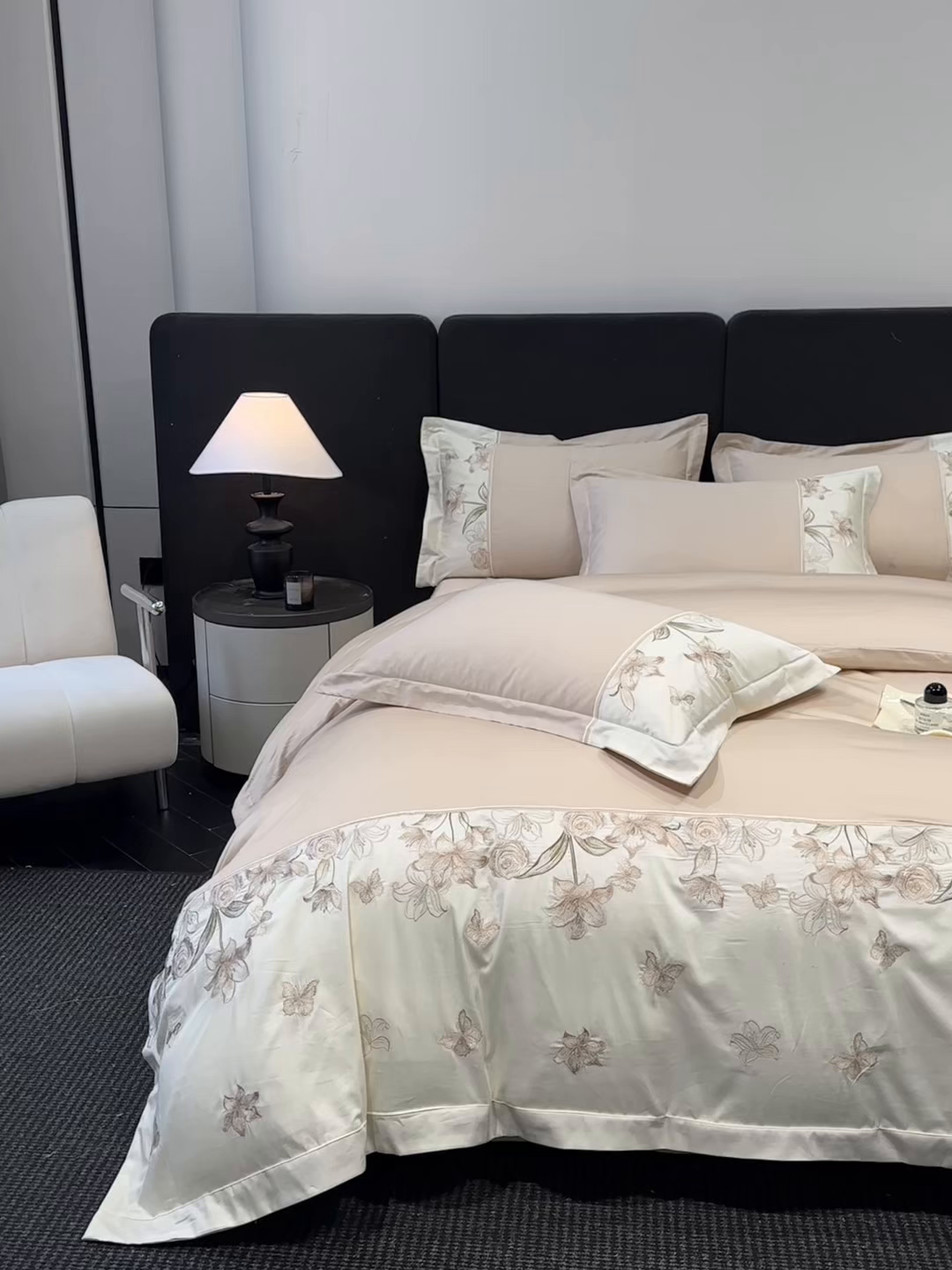 91家纺网 家纺一手货源 找家纺 欧乐蒂 2026新款亲肤棉刺绣四件套-花语 花语-奶咖