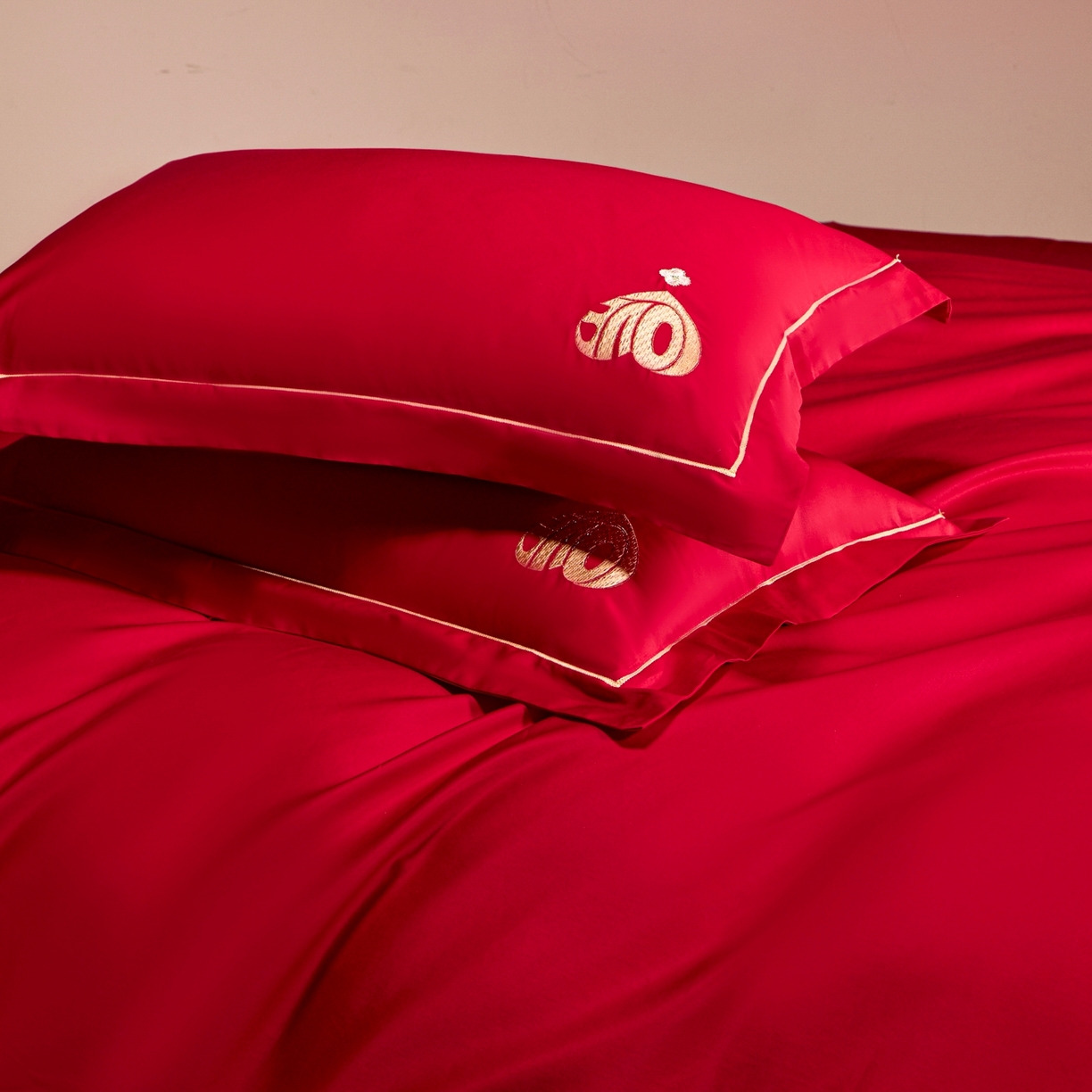 91家纺网 家纺一手货源 找家纺 （总）欧乐蒂 2026新款亲肤棉简约刺绣婚庆四件套