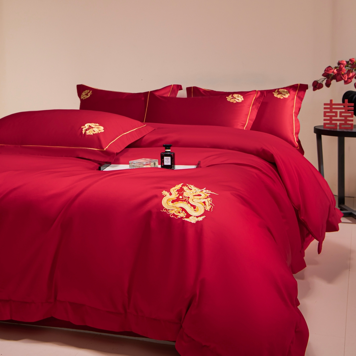 91家纺网 家纺一手货源 找家纺 欧乐蒂 2026新款亲肤棉简约刺绣婚庆四件套 祥龙