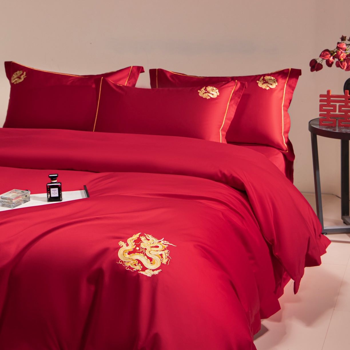 91家纺网 家纺一手货源 找家纺 欧乐蒂 2026新款亲肤棉简约刺绣婚庆四件套 祥龙