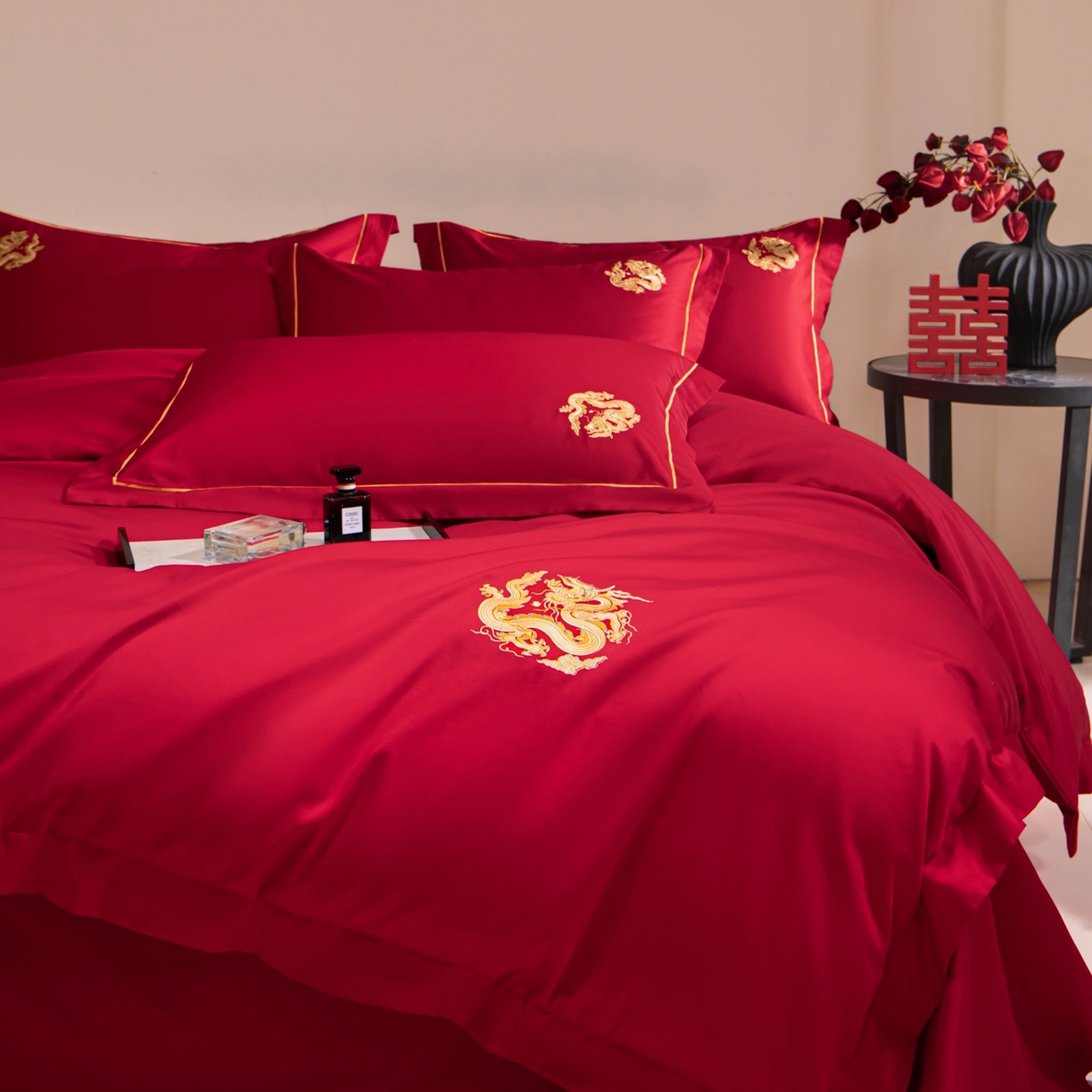 91家纺网 家纺一手货源 找家纺 欧乐蒂 2026新款亲肤棉简约刺绣婚庆四件套 祥龙