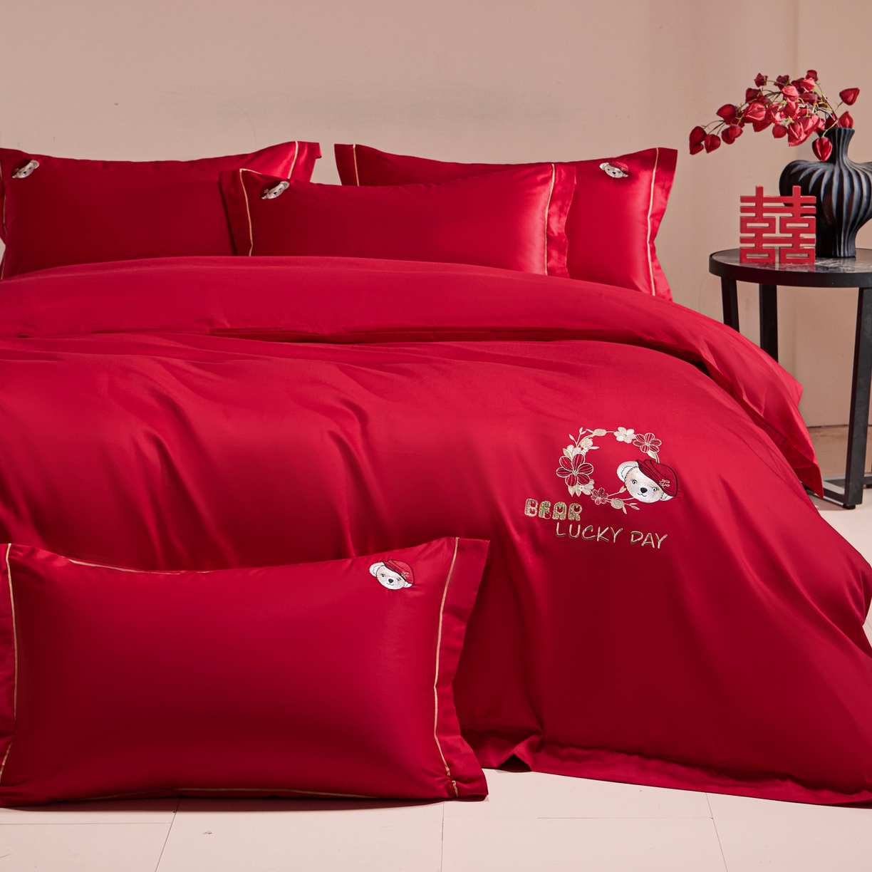 91家纺网 家纺一手货源 找家纺 欧乐蒂 2026新款亲肤棉简约刺绣婚庆四件套 小熊