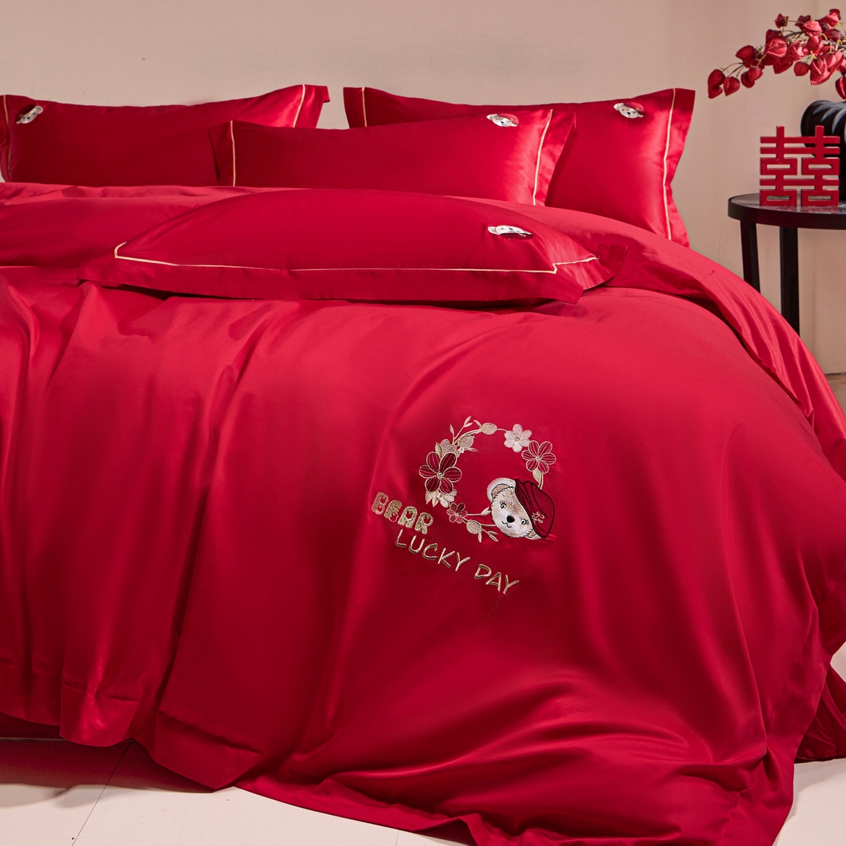 91家纺网 家纺一手货源 找家纺 欧乐蒂 2026新款亲肤棉简约刺绣婚庆四件套 小熊