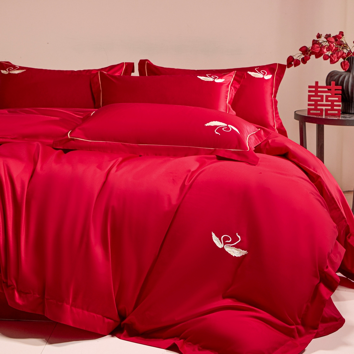 91家纺网 家纺一手货源 找家纺 欧乐蒂 2026新款亲肤棉简约刺绣婚庆四件套 依偎