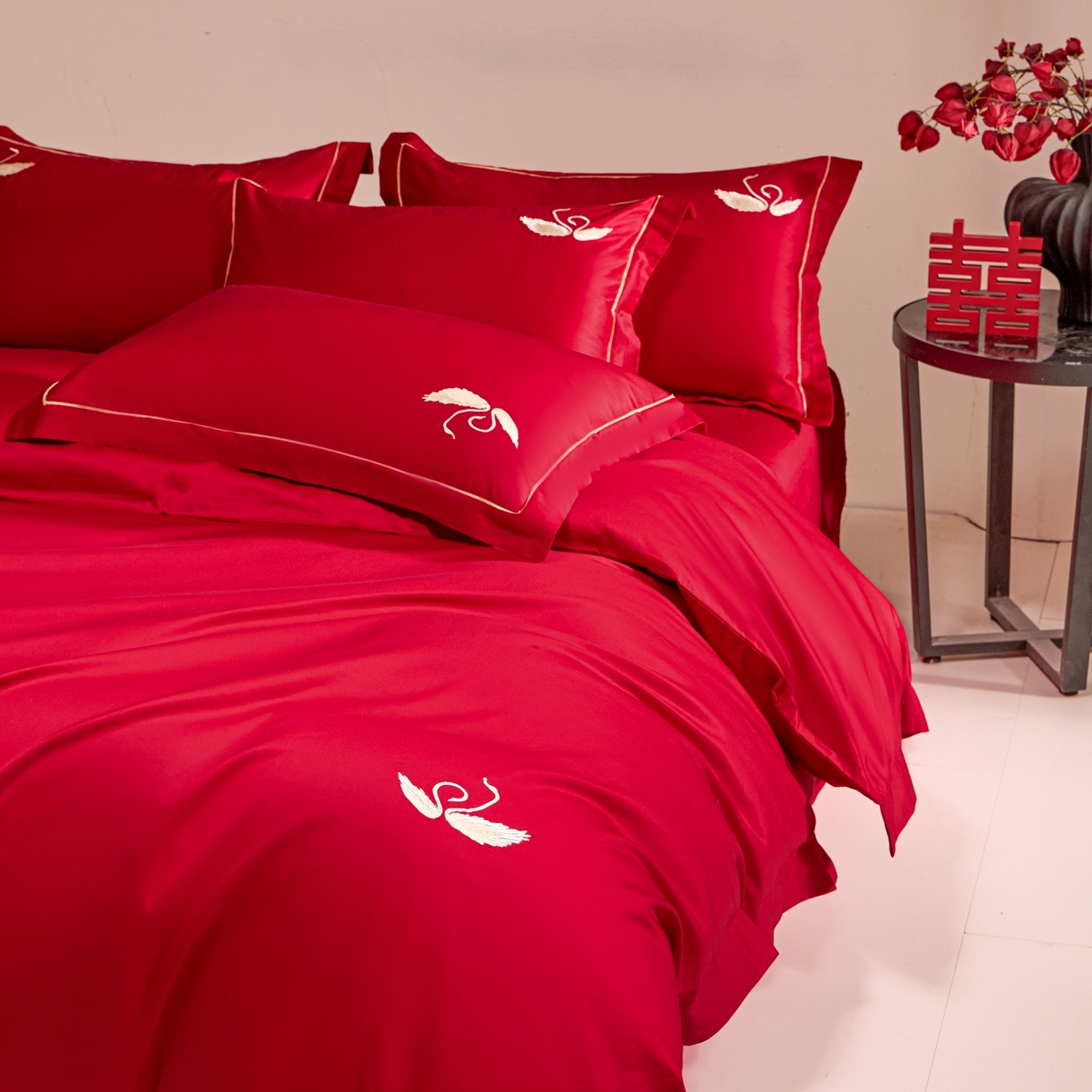 91家纺网 家纺一手货源 找家纺 欧乐蒂 2026新款亲肤棉简约刺绣婚庆四件套 依偎