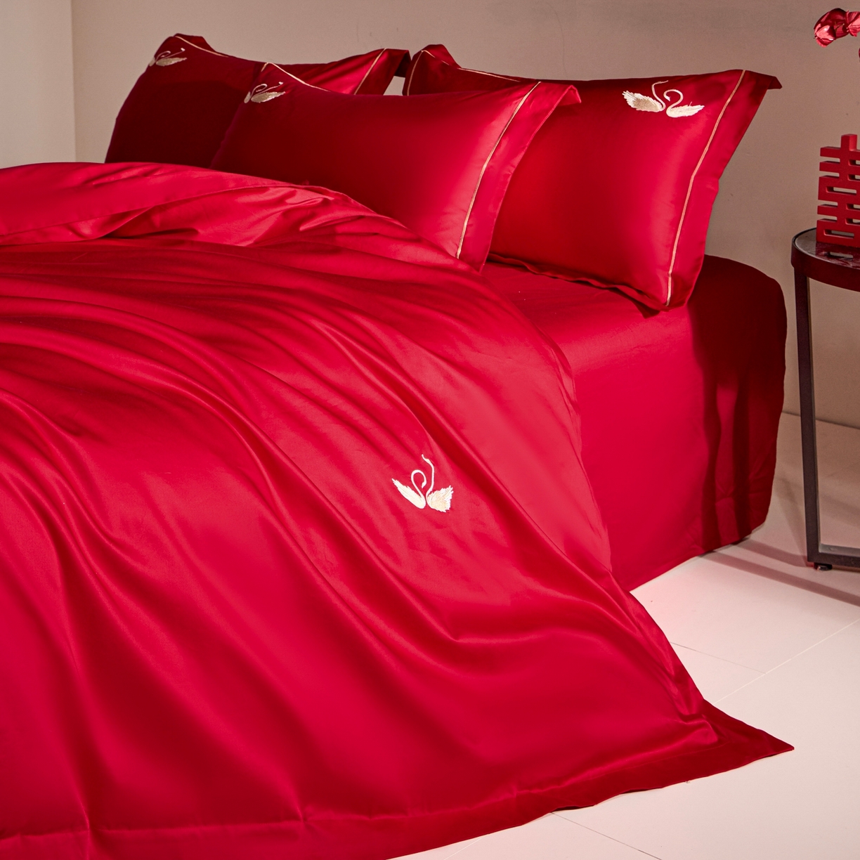 91家纺网 家纺一手货源 找家纺 欧乐蒂 2026新款亲肤棉简约刺绣婚庆四件套 依偎