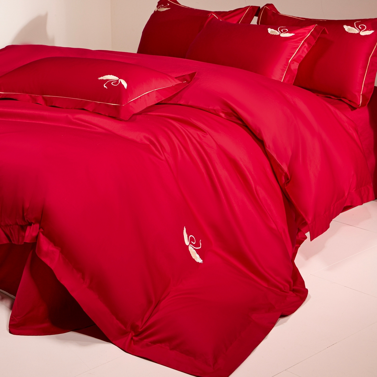 91家纺网 家纺一手货源 找家纺 欧乐蒂 2026新款亲肤棉简约刺绣婚庆四件套 依偎