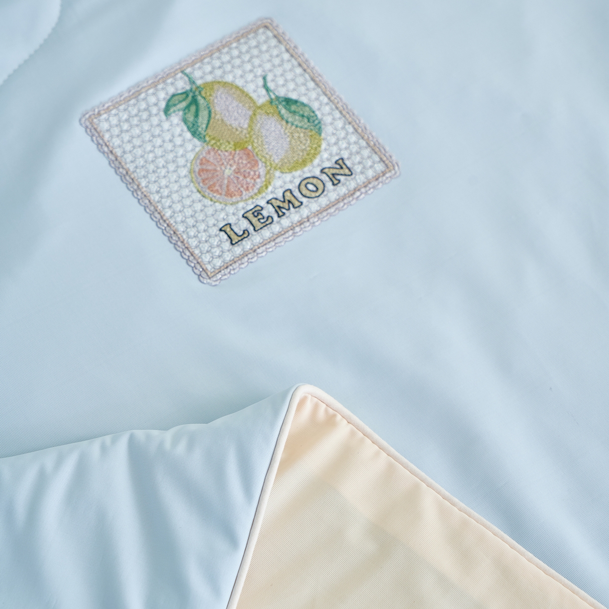 91家纺网 家纺一手货源 找家纺 摩时 2026春夏新款凉感丝夏被纯色系空调凉被单双人被子 柠夏初语