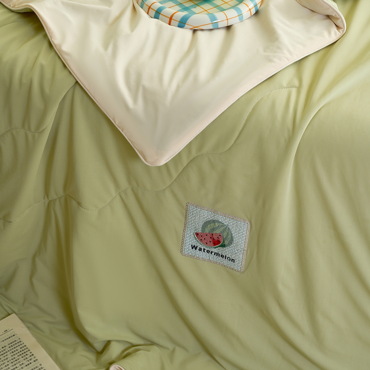 91家纺网 家纺一手货源 找家纺 摩时 2026春夏新款凉感丝夏被纯色系空调凉被单双人被子 西瓜啵啵