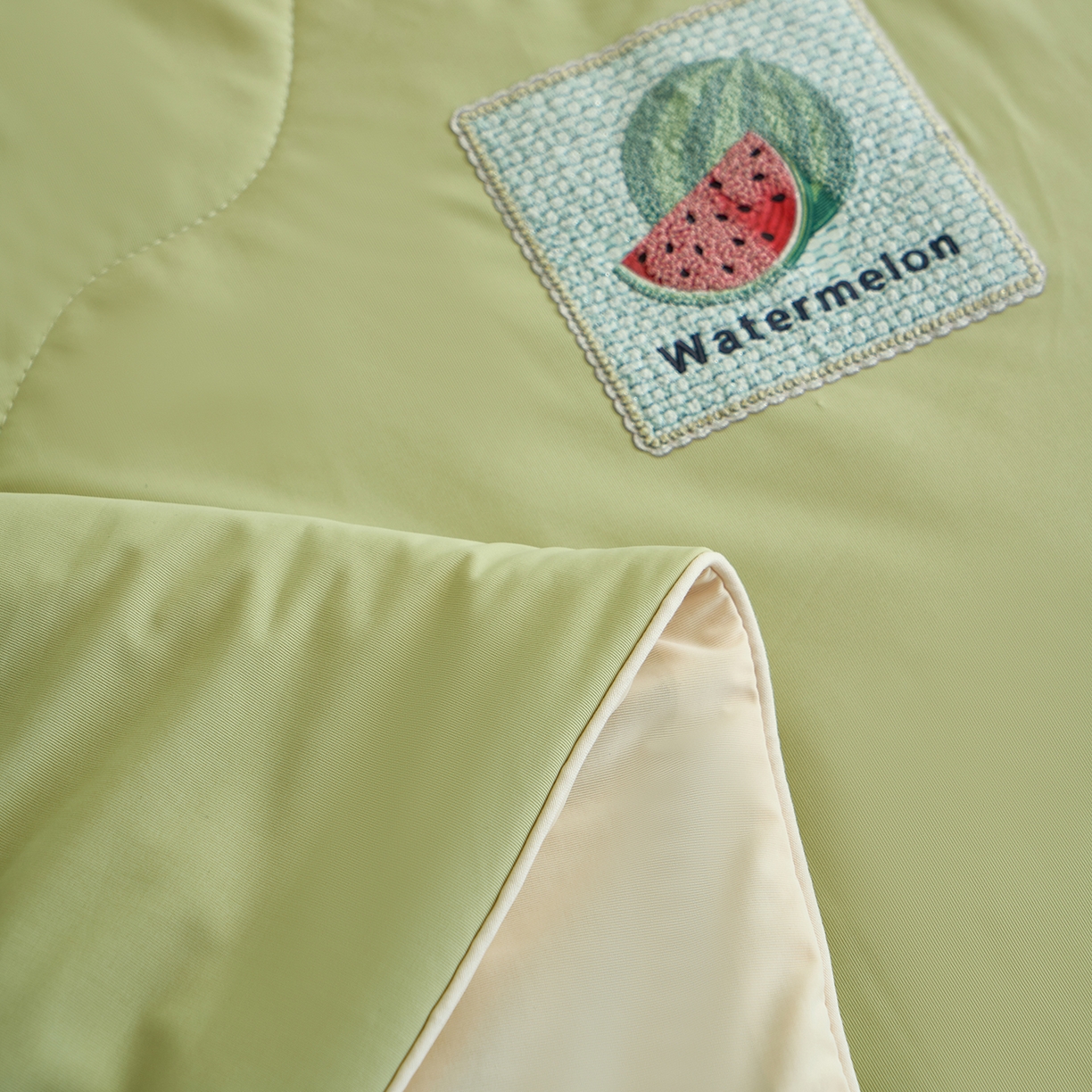 91家纺网 家纺一手货源 找家纺 摩时 2026春夏新款凉感丝夏被纯色系空调凉被单双人被子 西瓜啵啵