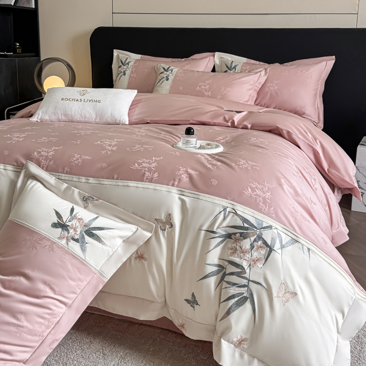 91家纺网 家纺一手货源 找家纺 欧乐蒂 2026新款高支高密亲肤棉提花刺绣四件套 竹韵-胭脂