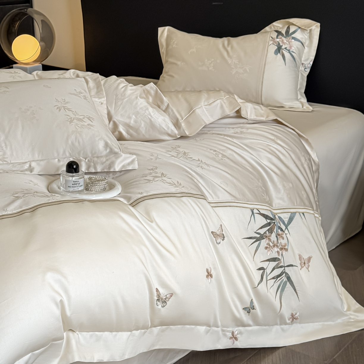 91家纺网 家纺一手货源 找家纺 欧乐蒂 2026新款高支高密亲肤棉提花刺绣四件套 竹韵-雅白