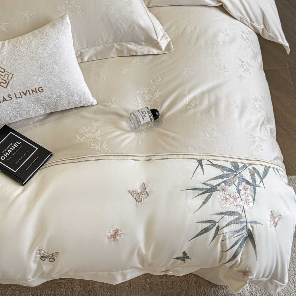 91家纺网 家纺一手货源 找家纺 欧乐蒂 2026新款高支高密亲肤棉提花刺绣四件套 竹韵-雅白