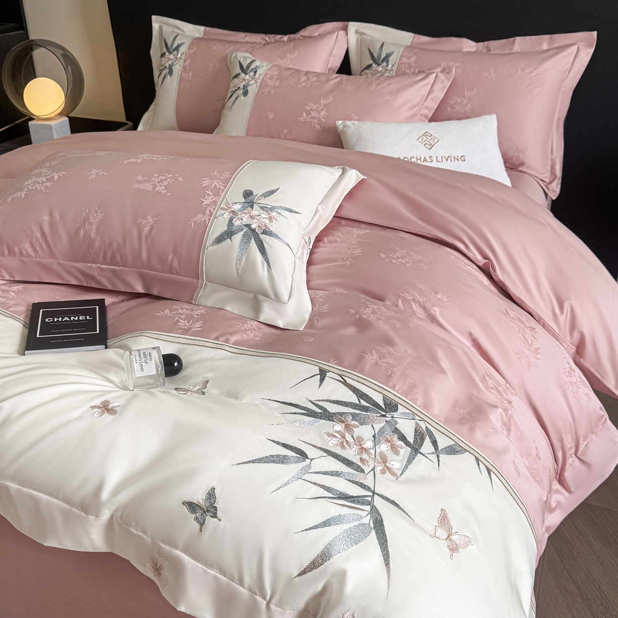 91家纺网 家纺一手货源 找家纺 欧乐蒂 2026新款高支高密亲肤棉提花刺绣四件套 竹韵-胭脂