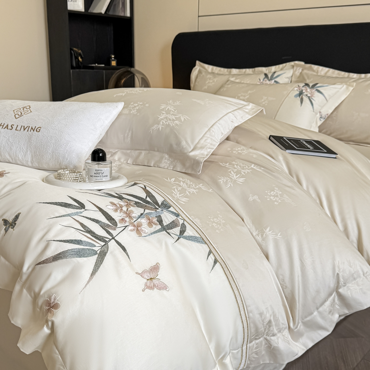 91家纺网 家纺一手货源 找家纺 欧乐蒂 2026新款高支高密亲肤棉提花刺绣四件套 竹韵-雅白