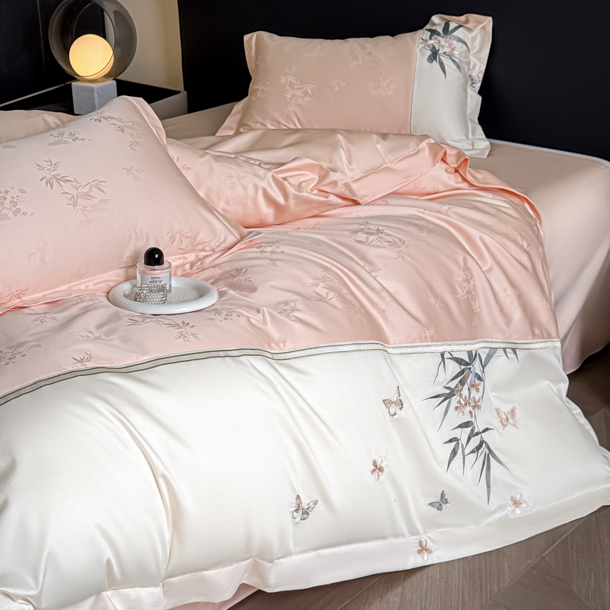 91家纺网 家纺一手货源 找家纺 欧乐蒂 2026新款高支高密亲肤棉提花刺绣四件套 竹韵-玉粉