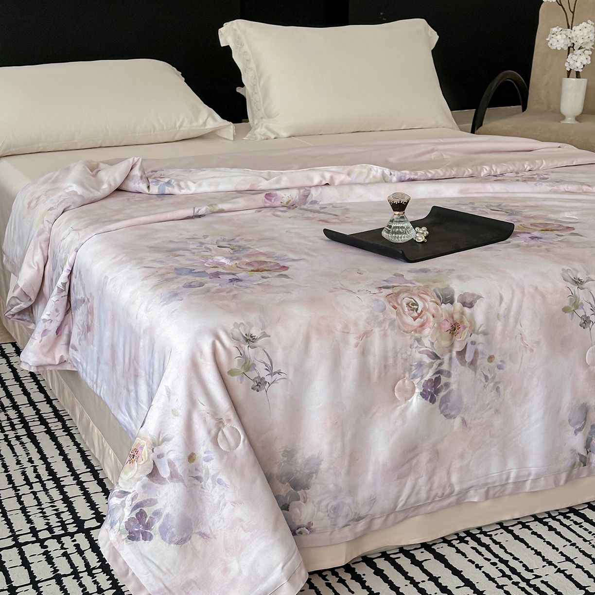 91家纺网 家纺一手货源 找家纺 摩时 2026春夏新款天丝印花夏被凉感空调被芯被子 蔷薇花园