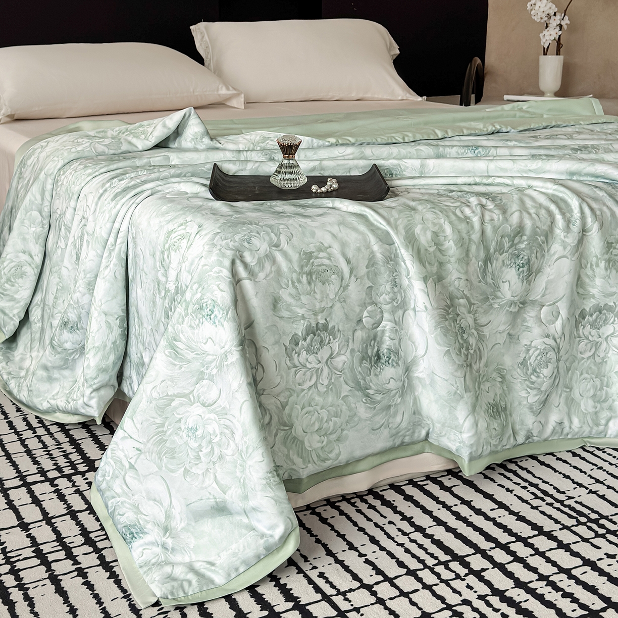 91家纺网 家纺一手货源 找家纺 摩时 2026春夏新款天丝印花夏被凉感空调被芯被子 白书绿雨