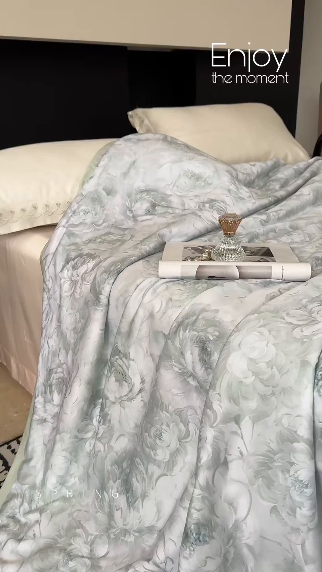 91家纺网 家纺一手货源 找家纺 摩时 2026春夏新款天丝印花夏被凉感空调被芯被子 白书绿雨