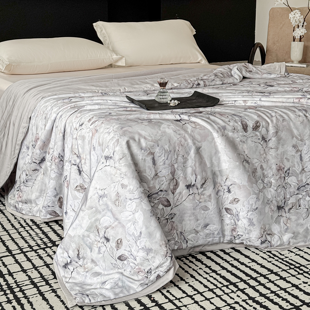 91家纺网 家纺一手货源 找家纺 摩时 2026春夏新款天丝印花夏被凉感空调被芯被子 茉色香绮