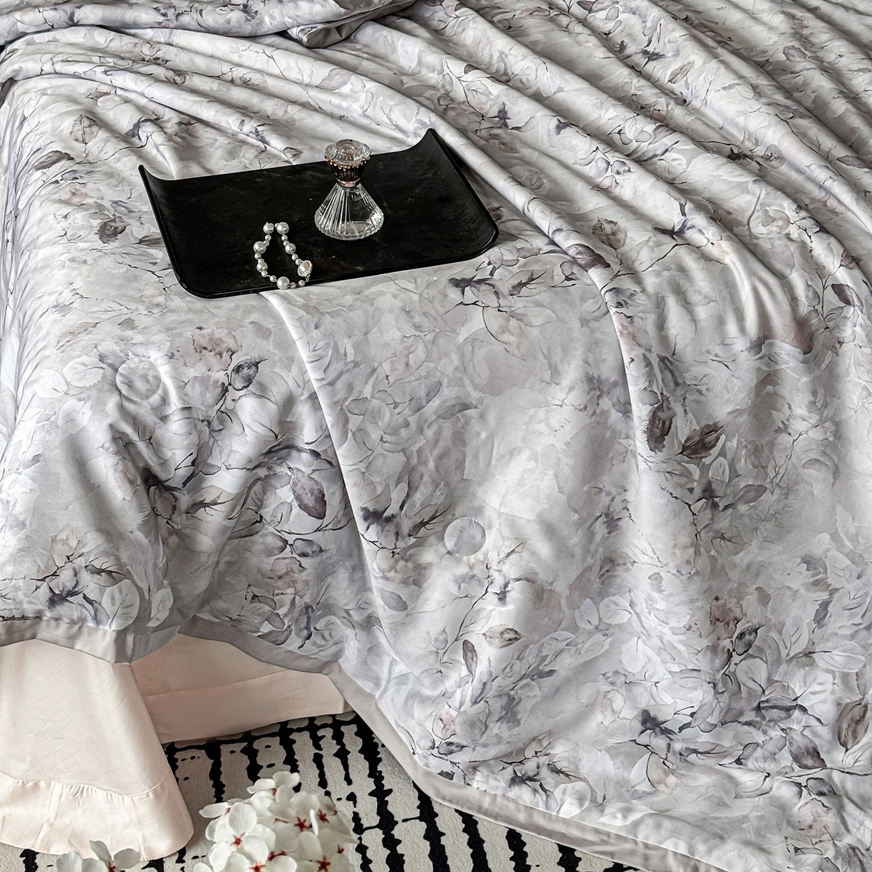 91家纺网 家纺一手货源 找家纺 摩时 2026春夏新款天丝印花夏被凉感空调被芯被子 茉色香绮