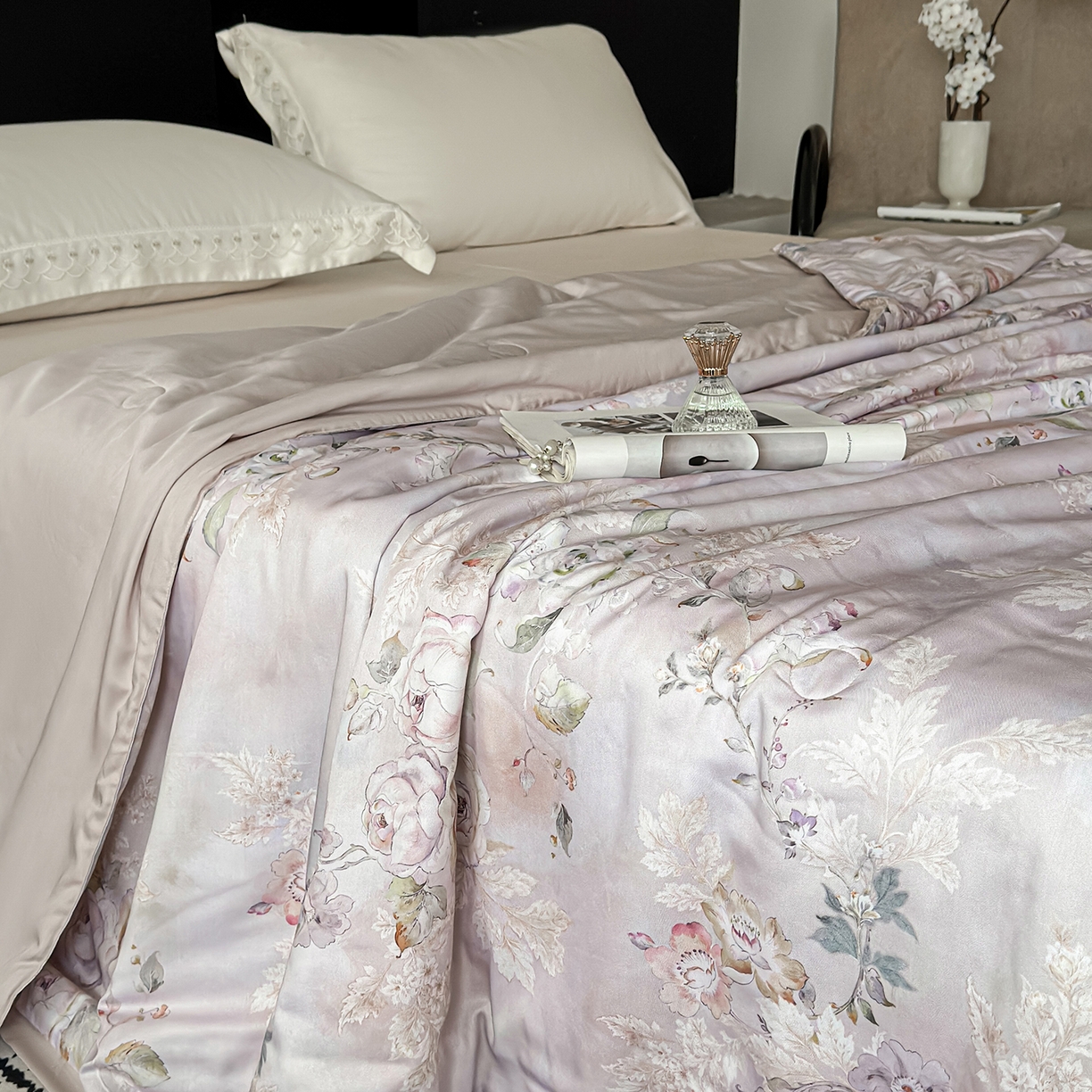 91家纺网 家纺一手货源 找家纺 摩时 2026春夏新款天丝印花夏被凉感空调被芯被子 幽兰空谷