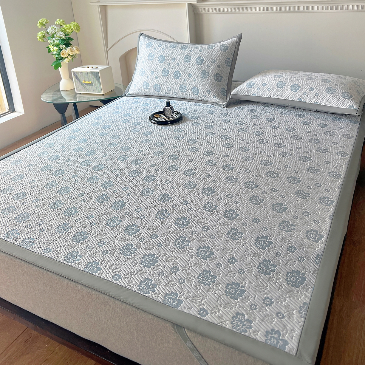 91家纺网 家纺一手货源 找家纺 卡初家居（原微来） 2026新款A类乙纶凉豆豆提花席凉席席子-花影系列 花影-天蓝