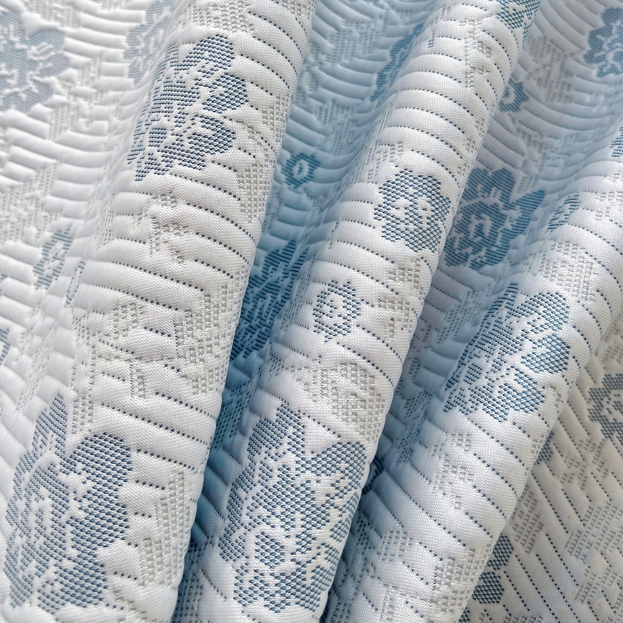 91家纺网 家纺一手货源 找家纺 卡初家居（原微来） 2026新款A类乙纶凉豆豆提花席凉席席子-花影系列 花影-天蓝