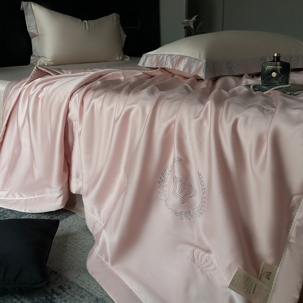 91家纺网 家纺一手货源 找家纺 摩时 2026新款纯色天丝夏被夏凉被空调被 丝悦-浅粉