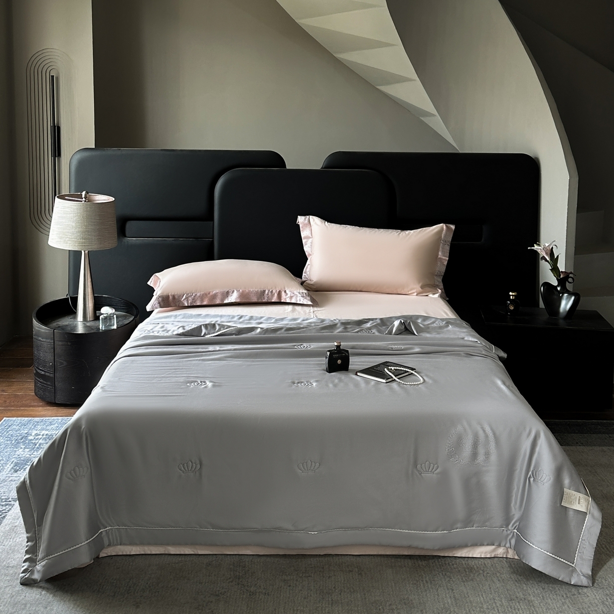 91家纺网 家纺一手货源 找家纺 摩时 2026新款纯色天丝夏被夏凉被空调被 丝悦-烟灰色