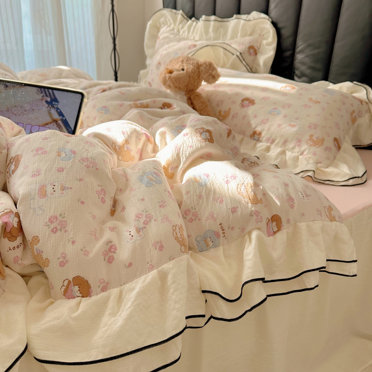 91家纺网 家纺一手货源 找家纺 韩都家居 2026春夏新款双层纱皱皱纱韩系清新风四件套 欢狗园