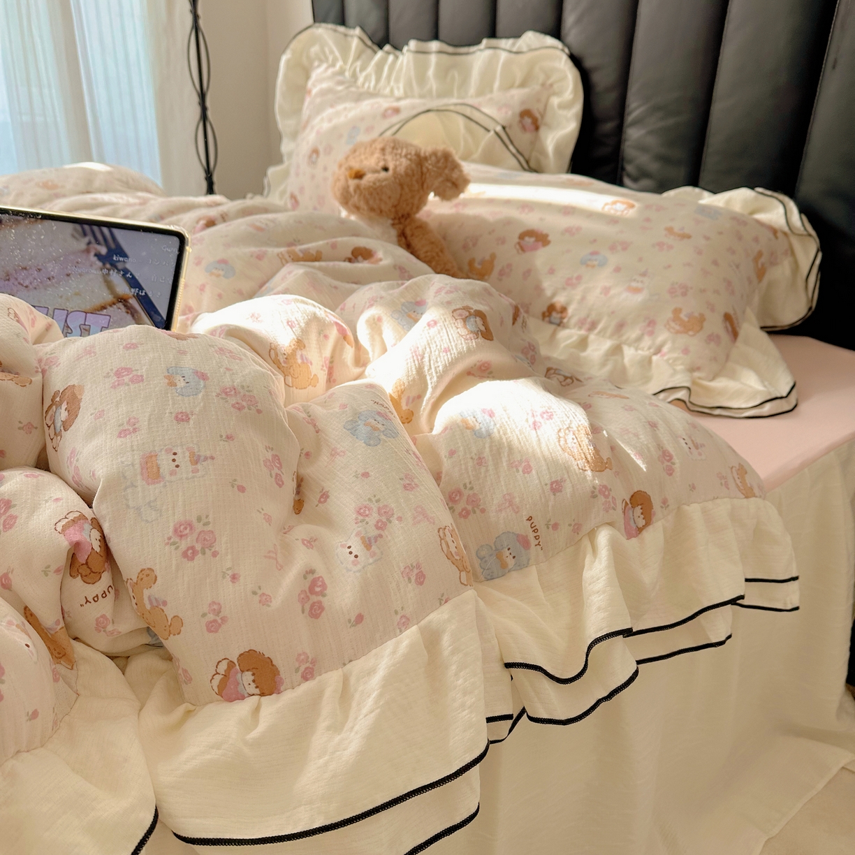 91家纺网 家纺一手货源 找家纺 韩都家居 2026春夏新款双层纱皱皱纱韩系清新风四件套 欢狗园