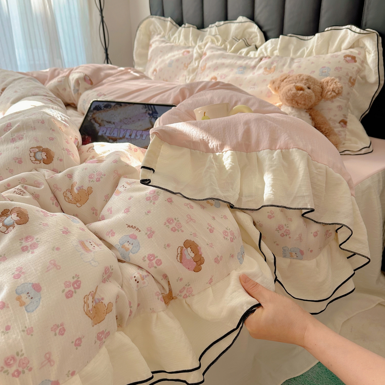 91家纺网 家纺一手货源 找家纺 韩都家居 2026春夏新款双层纱皱皱纱韩系清新风四件套 欢狗园