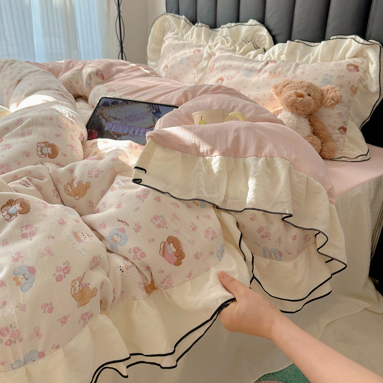 91家纺网 家纺一手货源 找家纺 韩都家居 2026春夏新款双层纱皱皱纱韩系清新风四件套 欢狗园