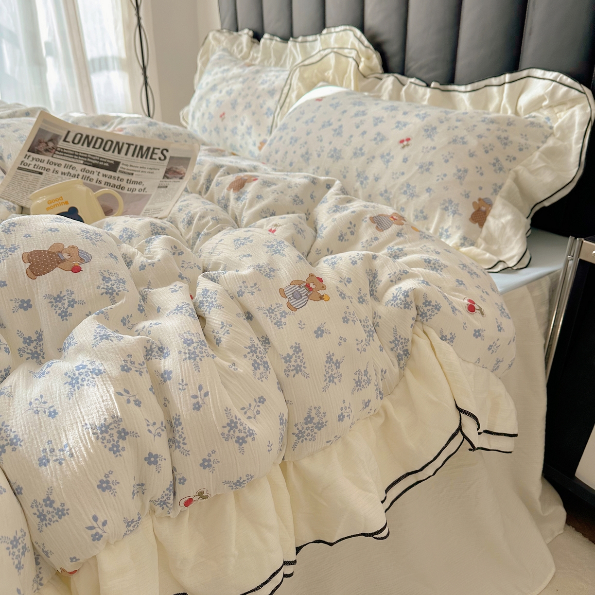 91家纺网 家纺一手货源 找家纺 韩都家居 2026春夏新款双层纱皱皱纱韩系清新风四件套 蓝熊曲