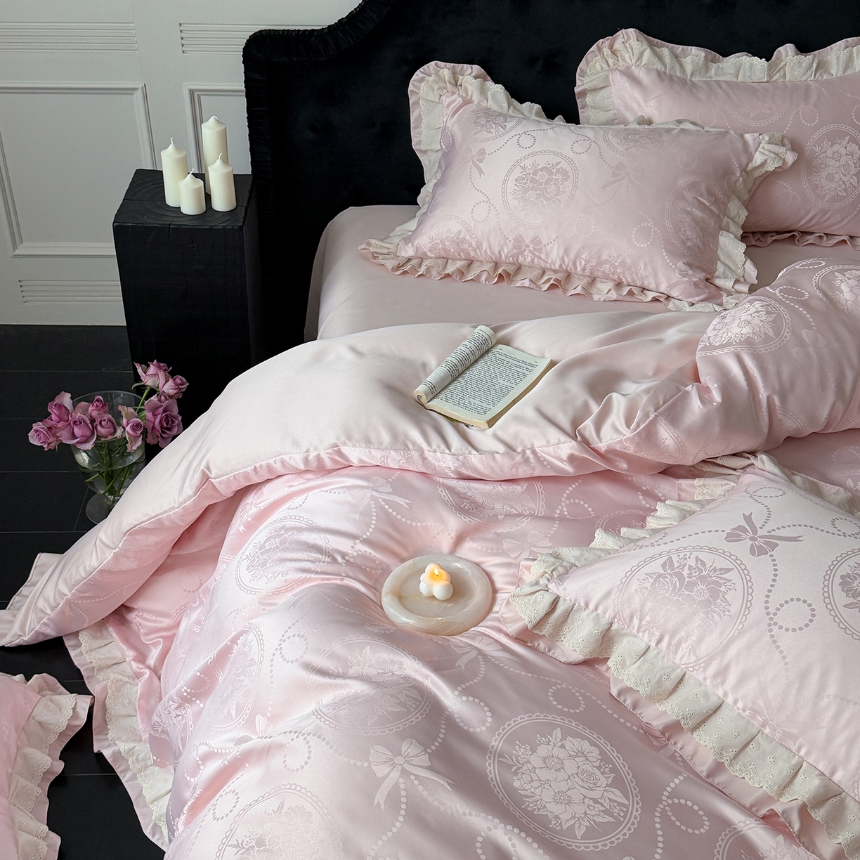 91家纺网 家纺一手货源 找家纺 优悦生活馆 2026新款花边款冰丝四件套-月光织梦 月光织梦-粉