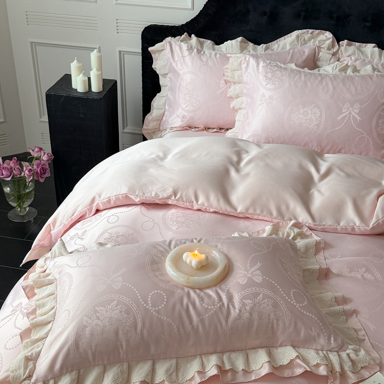 91家纺网 家纺一手货源 找家纺 优悦生活馆 2026新款花边款冰丝四件套-月光织梦 月光织梦-粉