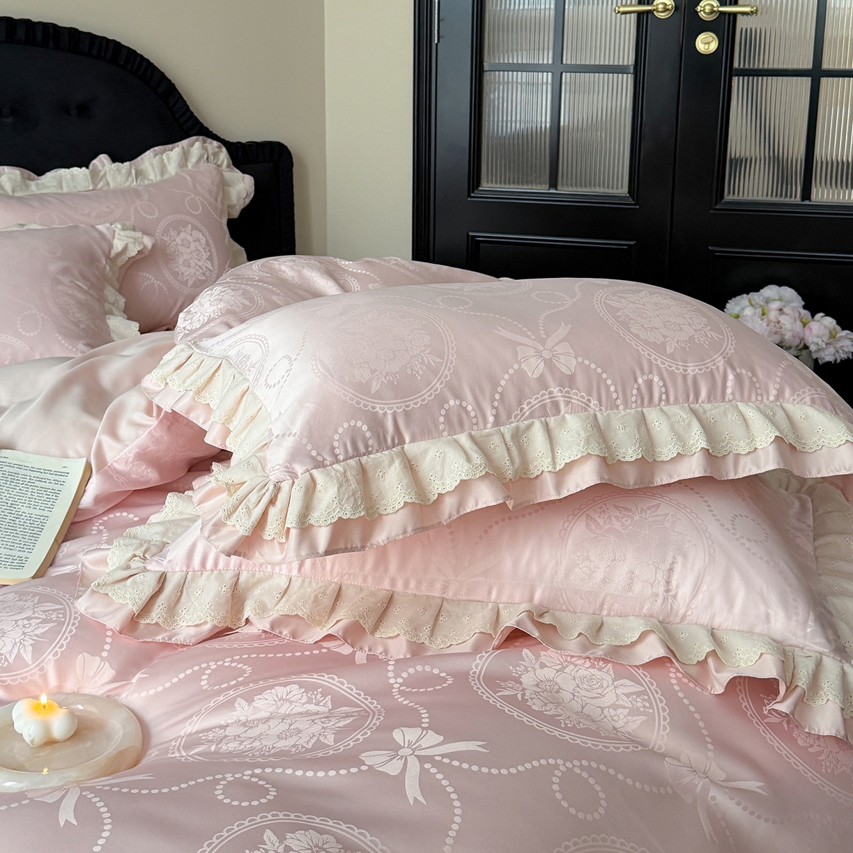 91家纺网 家纺一手货源 找家纺 优悦生活馆 2026新款花边款冰丝四件套-月光织梦 月光织梦-粉