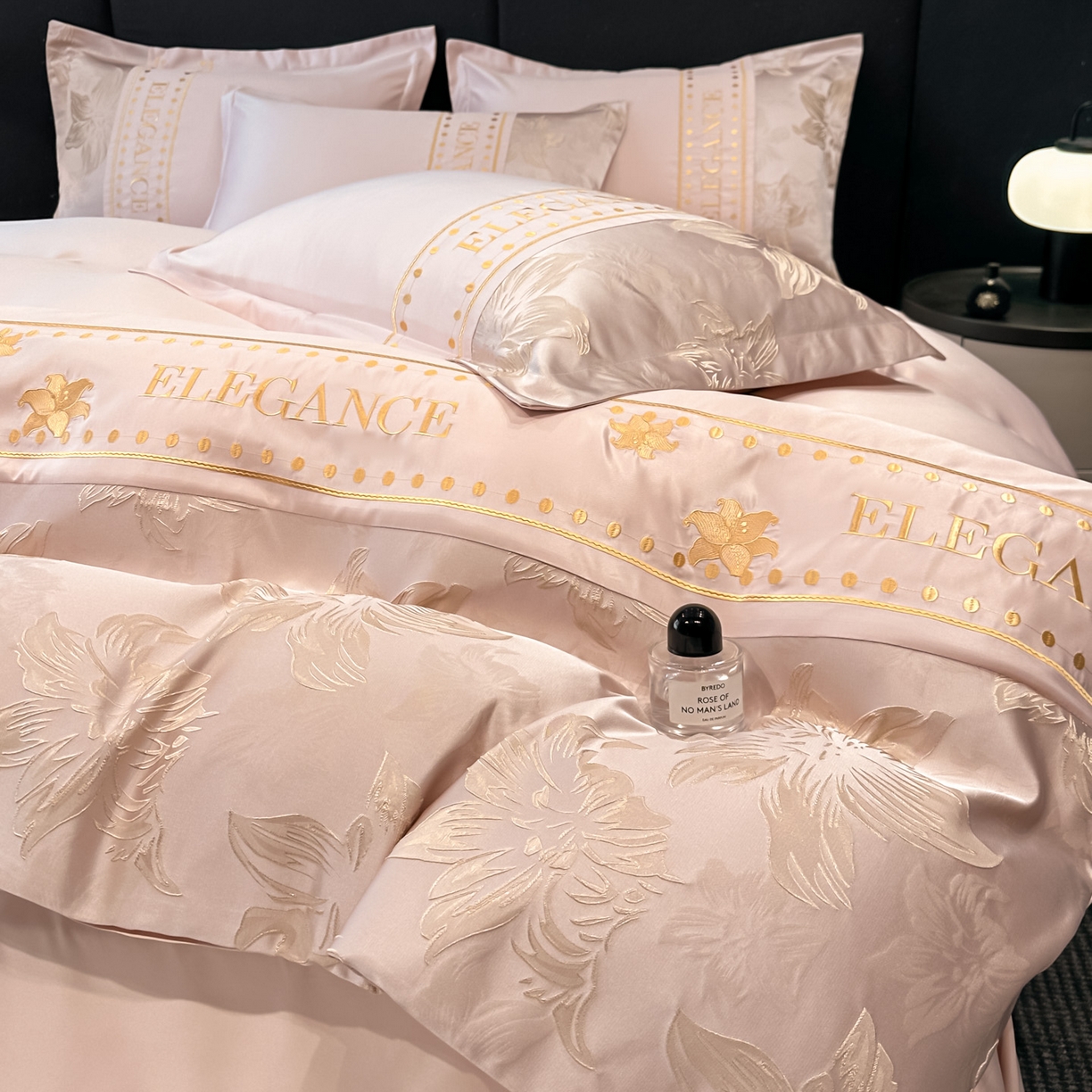 91家纺网 家纺一手货源 找家纺 （总）宇航家纺 2026新款金丝立体浮雕提花水洗真丝天丝四件套